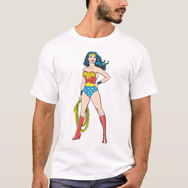 T-shirts Mulher Maravilha em pé (Frente)