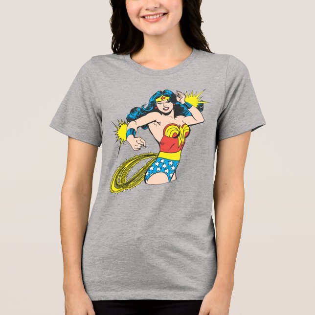 T-shirts Mulher Maravilha Gire com Flores (Frente)