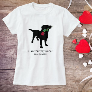 T-shirts Namorados preto-branco Cachorro segurando Rosa ver