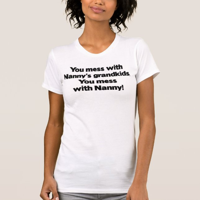 T-shirts Não suje com netos do baby-sitter (Frente)