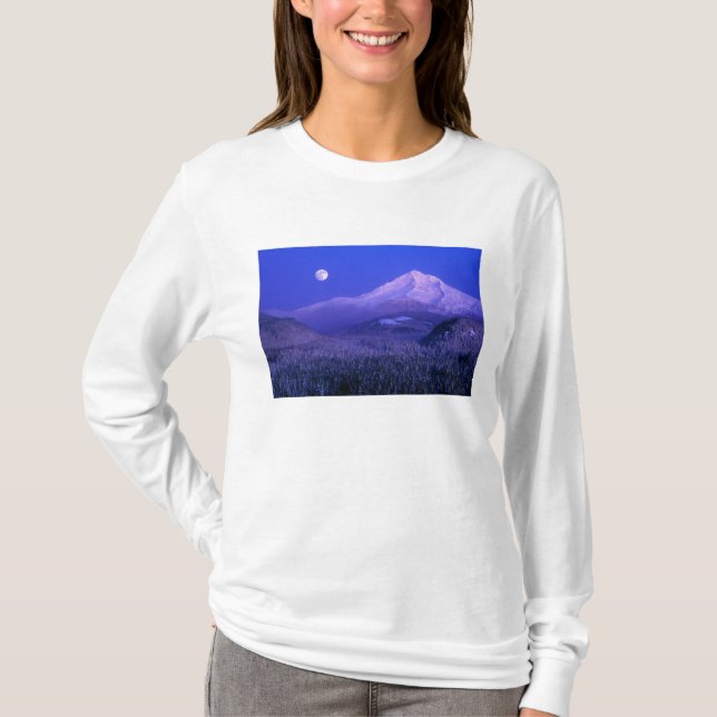 T-shirts Nascer da lua sobre o Mt Hood inverno, Oregon (Frente)
