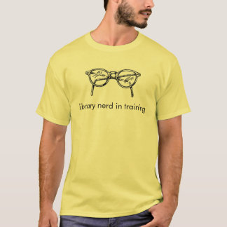 T-shirts nerd da biblioteca no treinamento