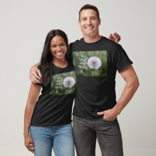 T-shirts O Amor Nunca Falha Dandelion 1 Coríntios 13