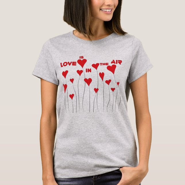 T-shirts O Amor Whimsical está no Ar (Frente)