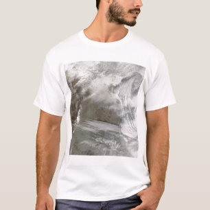 T-shirts O cobrir de neve cerca BO Hai