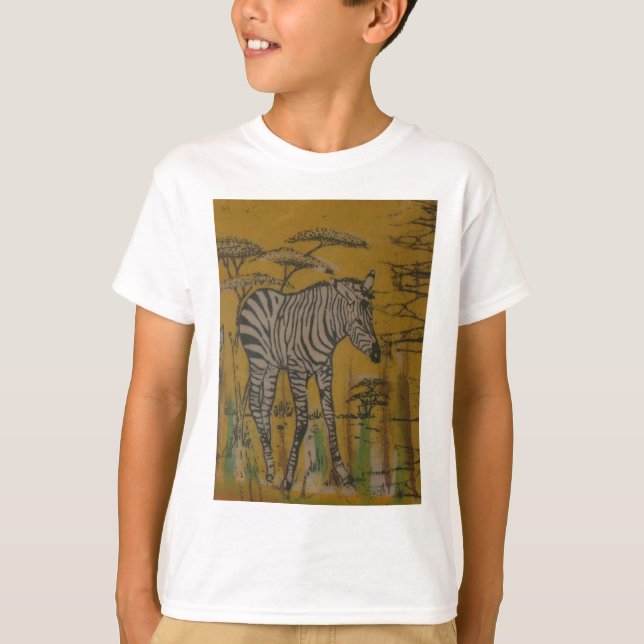 T-shirts O Espírito Serengeti: Zebra Grazing na Mara (Frente)