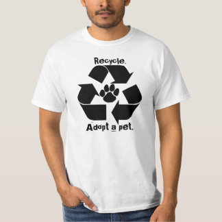 T-shirts O reciclar., adota um animal de estimação. T