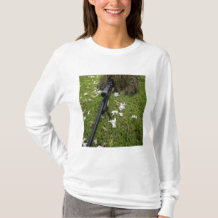 T-shirts O soldado pratica táticas do atirador furtivo