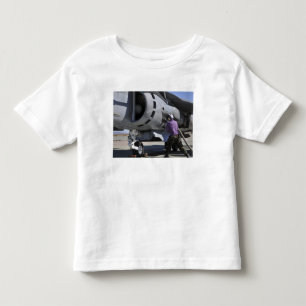 T-shirts O técnico do combustível de aviação une uma li
