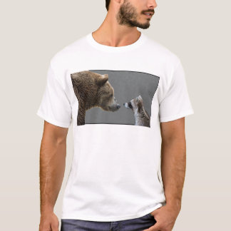 T-shirts O urso Grizzle encontra o guaxinim