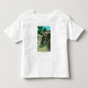 T-shirts Ônibus de excursão sob a rocha do arco na estrad