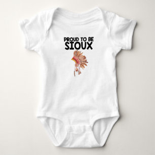 T-shirts Orgulhoso ser Bodysuit do bebê do nativo american