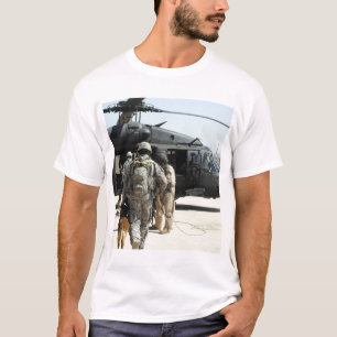 T-shirts Os alimentadores de cão militares do funcionament