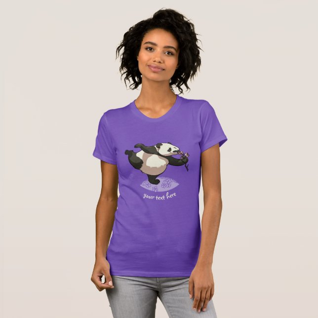 T-shirts Panda Feliz Cheirando Flores de Cerejeira com Text (Frente Completa)