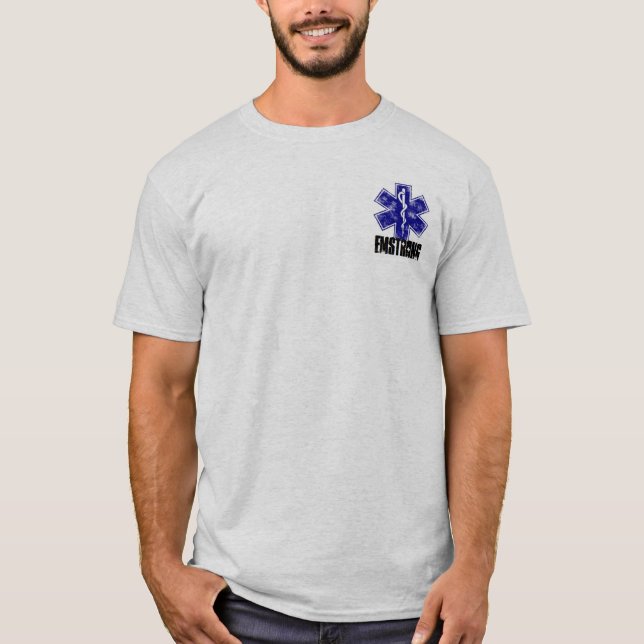T-shirts Para trás da ambulância… ninguém pode ouvi-lo (Frente)