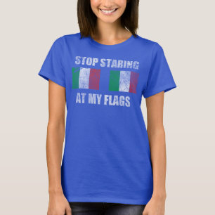 T-shirts Parada italiana feminino bonito que olha fixamente