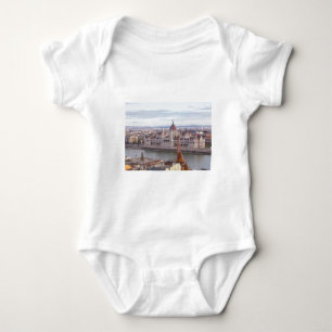 T-shirts Parlamento húngaro Budapeste por dia