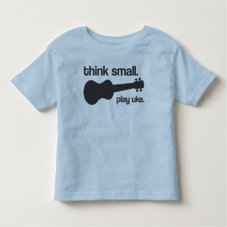 T-shirts "Pense pequeno. Jogue o uke." design