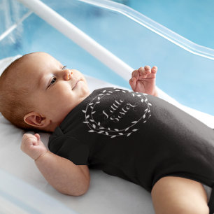 T-shirts Pequena Irmã Preta e Branca, Garota do Pêssego