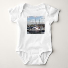 T-shirts Pequeno barco a motor apanhando o sol