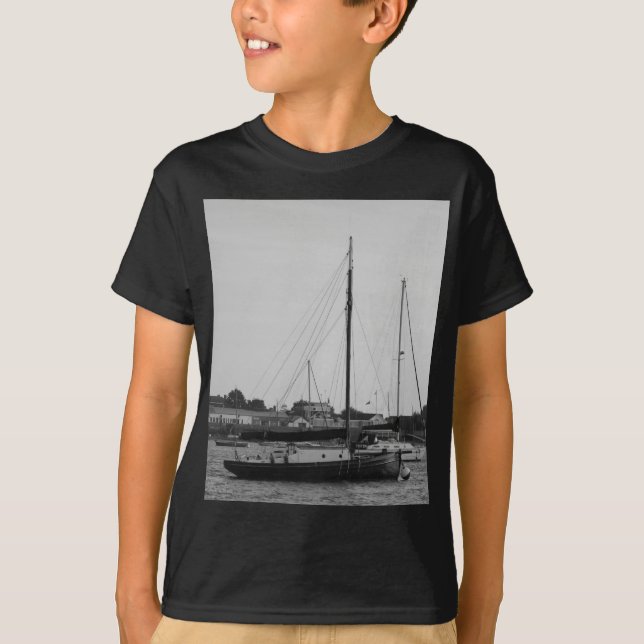 T-shirts Pequeno Iate Clássico (Frente)