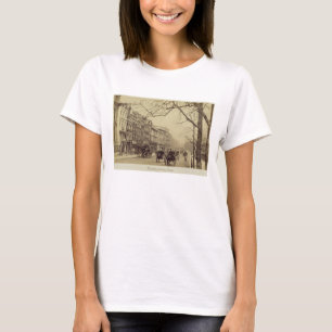 T-shirts Piccadilly que enfrenta o leste, (foto do sepia)