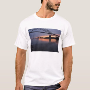T-shirts Ponte Sagamore sobre o canal de Cape Cod, 2