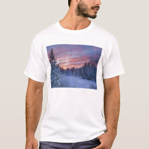 T-shirts Pôr do sol vívido pinta o céu acima de invernoso