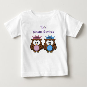 T-shirts princesa e príncipe da coruja gêmea