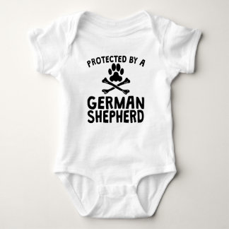 T-shirts Protegido por um german shepherd