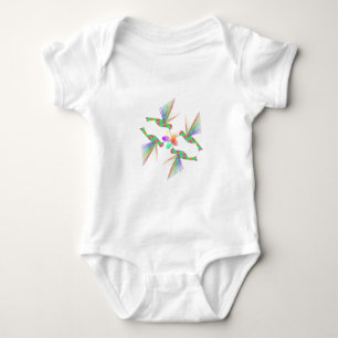 T-shirts Rainbow Hummingbird Beijando Uma Flor