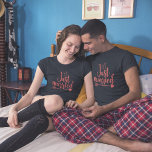 T-Shirts recem casados Correspondente<br><div class="desc">Recem casados Como um casal recém-casado,  mostre seu status com essas camisetas que combinam,  que vêm em uma variedade de cores. O texto é uma imagem,  não digitada,  portanto ele também pode ser alterado para qualquer cor que você quiser.</div>