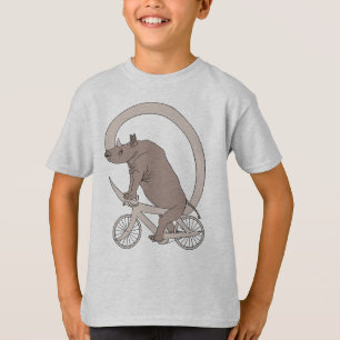 T-shirts Rinoceronte que monta com sua bicicleta do chifre