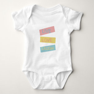 T-shirts Rir de amor ao vivo design gráfico motivacional