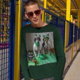 T-shirts Rua, cães do dia de Patrick prontos para festejar 