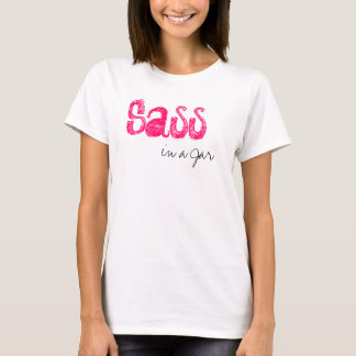 T-shirts Sass em um tanque do frasco
