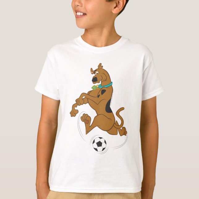 T-shirts Scooby-Doo Kicking Soccer Ball (Frente)