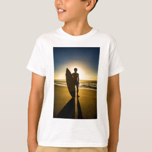 T-shirts Silhueta do surfista durante o nascer do sol