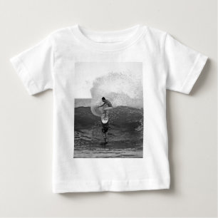T-shirts Surfer Dane Reynolds surfando em El Salvador