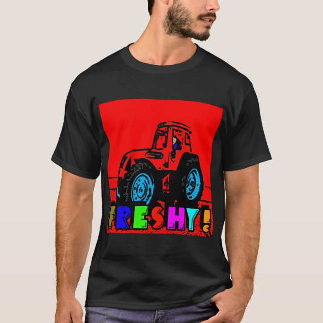 T-shirts T do trator de Freshy (Frente)