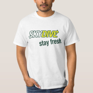 T-shirts T fresco do Skydiver da estada