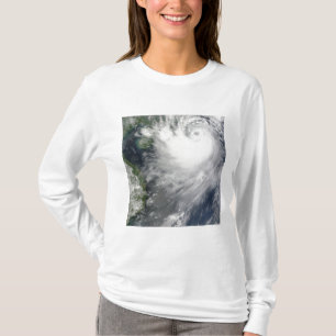 T-shirts Tempestade tropical Koppu que aproxima a terra