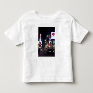 T-shirts Times Square à noite em Manhattan, Nova York