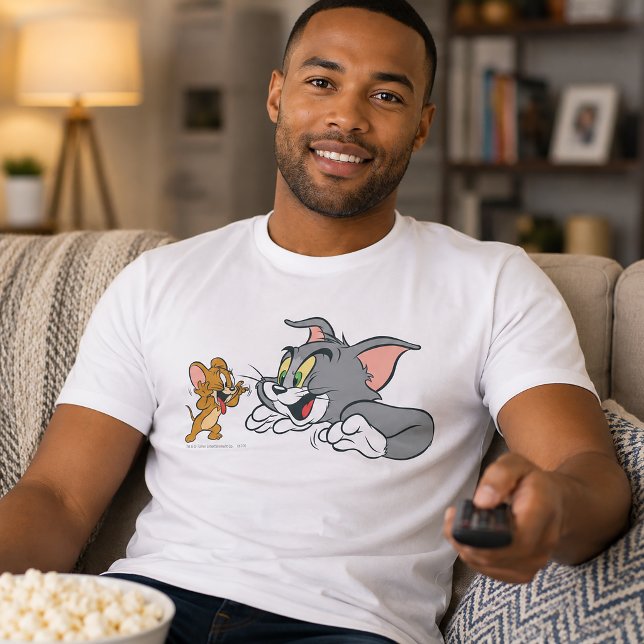 T-shirts Tom e Jerry Fazem Rostos (Simulated person wearing shirt)