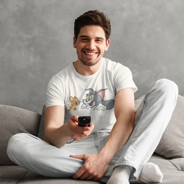 T-shirts Tom e Jerry Fazem Rostos (Man wearing t-shirt)