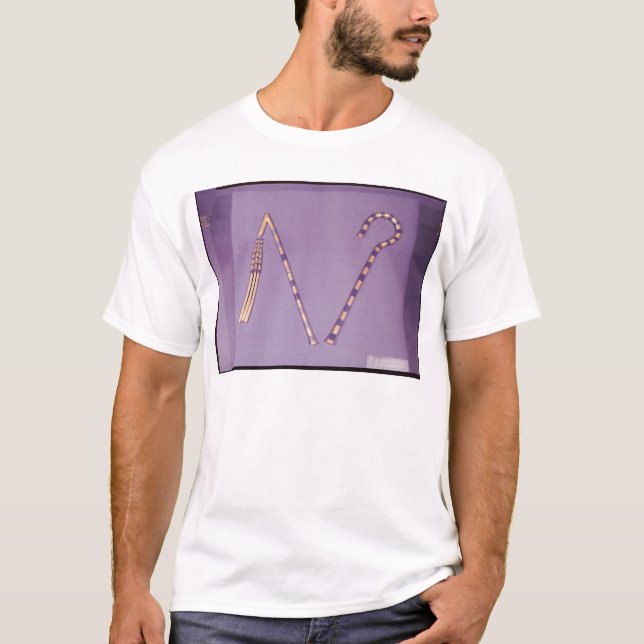 T-shirts Trapaceiro e flail, do túmulo de Tutankhamun (Frente)