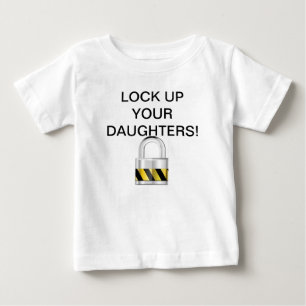 T-shirts Trave acima suas filhas!