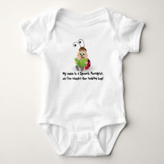 T-shirts Travou o bebê do terapeuta de discurso da mamã do