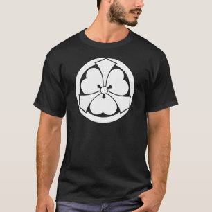 T-shirts Trevo-azedo com espadas salientes em círculo