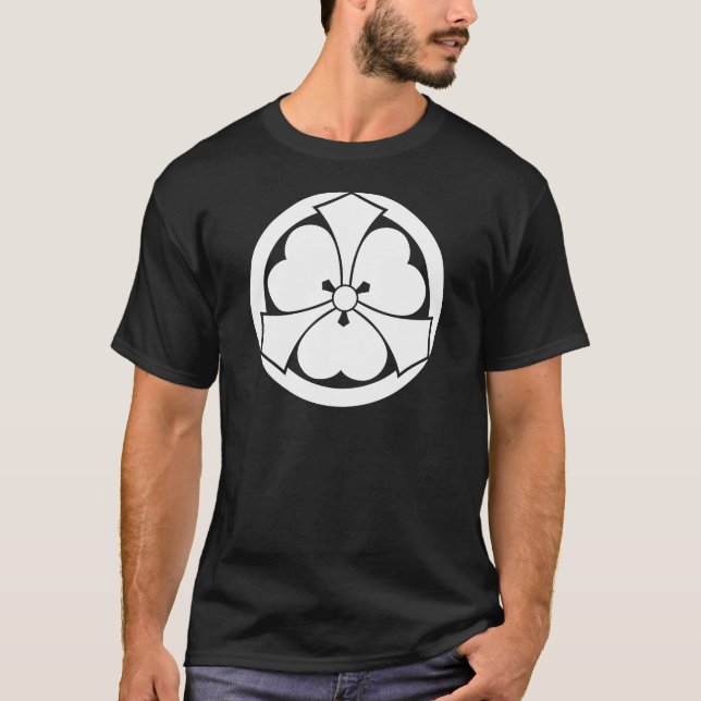 T-shirts Trevo-azedo com espadas salientes em círculo (Frente)